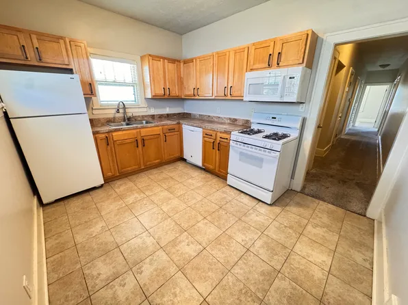 1420 S 17th St #1, Lincoln, NE 68502