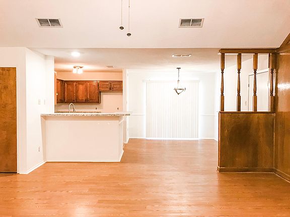 5th image of 411 Shelly St
