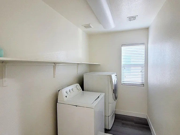 8518 Genesee Ct — Photo 21