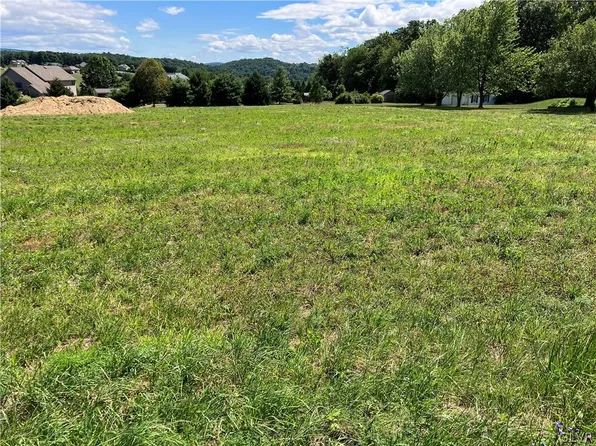 648 S Cottonwood Rd, Northampton, PA 18067