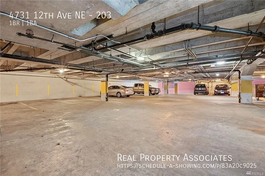 1 Bedroom Apartment in U District — Photo 3