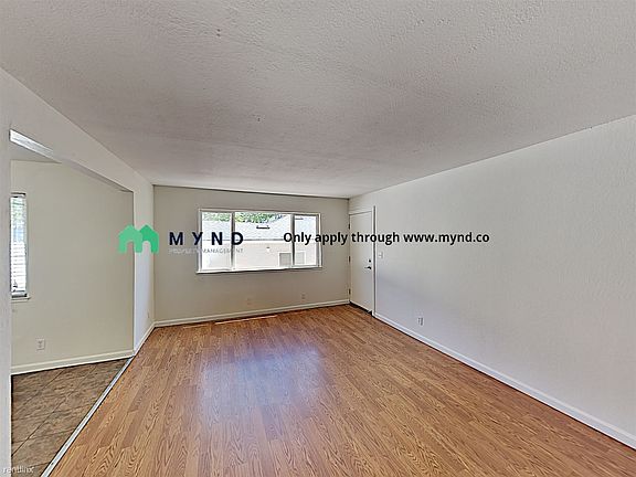 4th image of 670 S 10th St APT 2