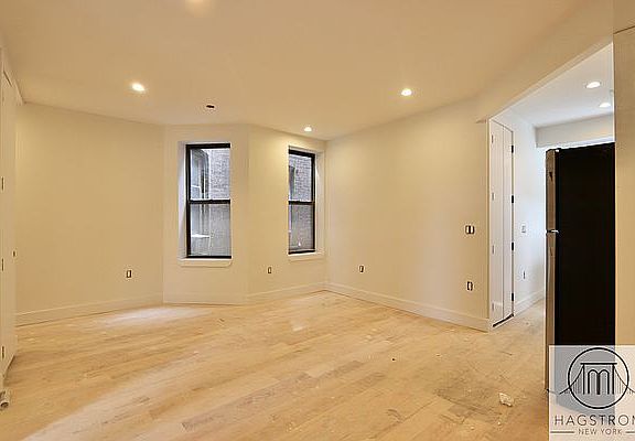 2nd image of 1050 Bergen St #1F