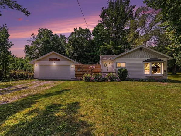2554 E Ashby Rd, Midland, MI 48640