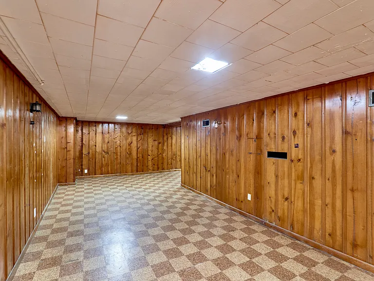 10900 Saint Boniface Ln — Photo 21