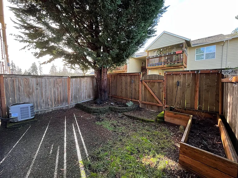 767 SW 198th Pl — Photo 32