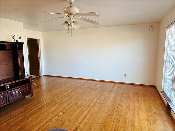 3rd image of 4216 Santen Dr