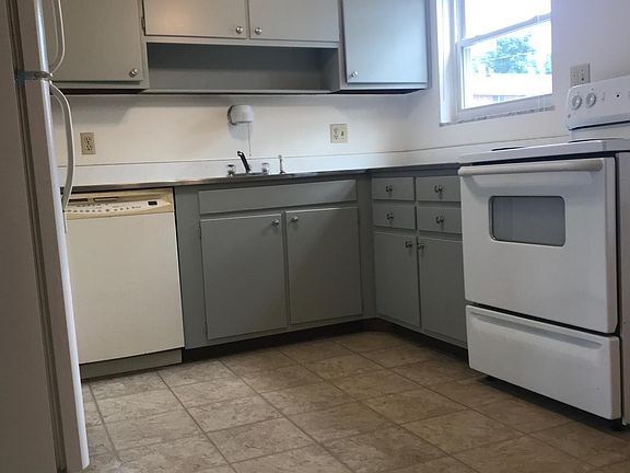 4th image of 4900 Arbor Village Dr APT A