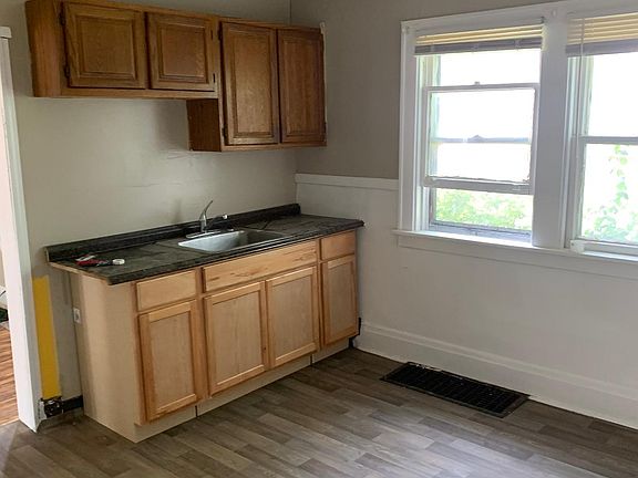 4th image of 675 Lasalle Ave #1
