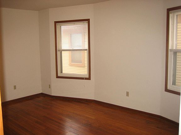 5th image of 869 Hague Ave