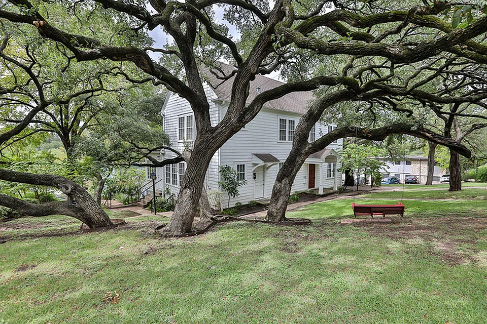 3008 Cedar St