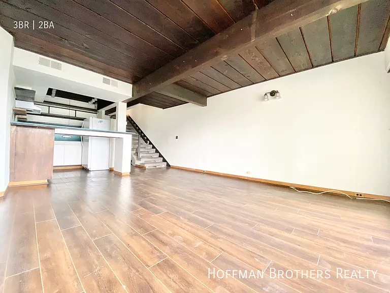 2342 Silver Ridge Ave #1 — Photo 6