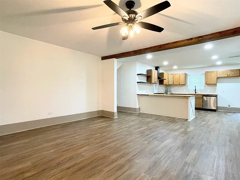 210 W Crescent Dr — Photo 11