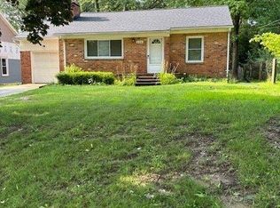 226 E Tienken Rd, Rochester Hills, MI 48306