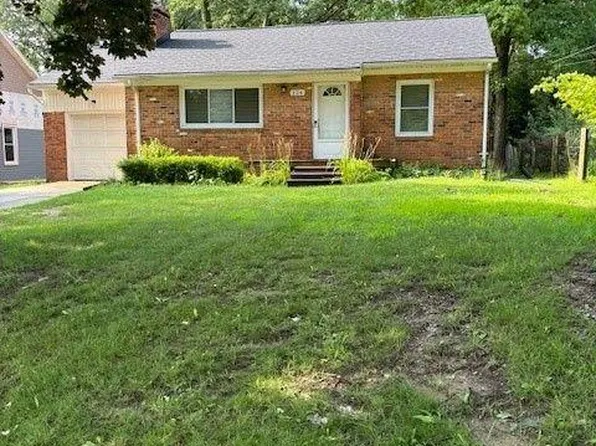 226 E Tienken Rd, Rochester Hills, MI 48306