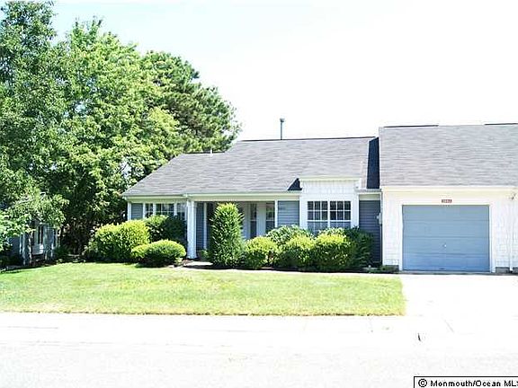 3rd image of 988 Buckingham Drive #A