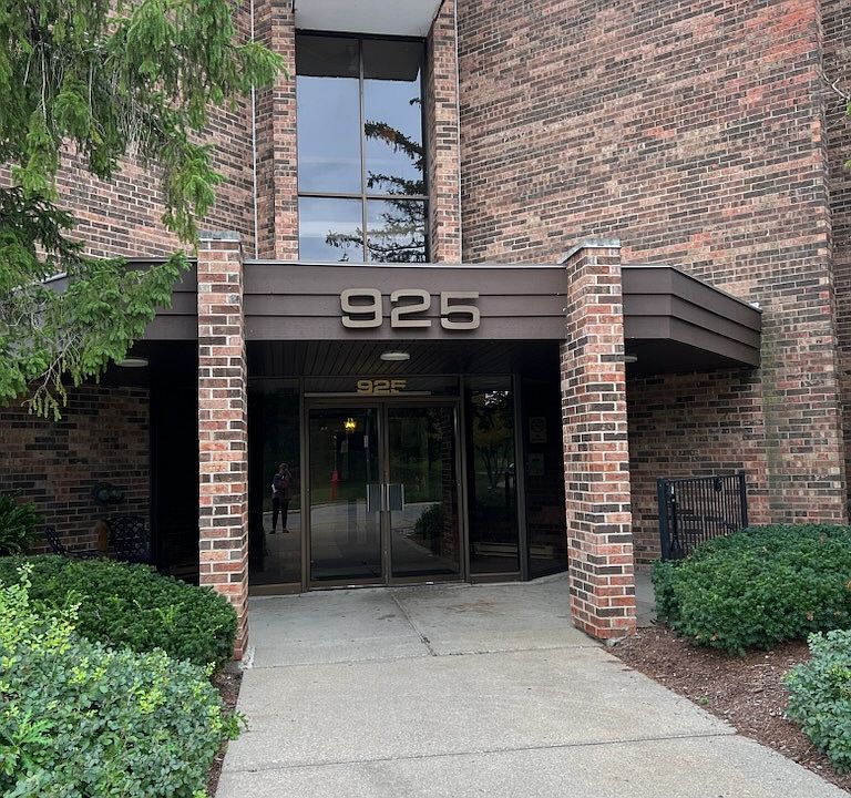 925 Spring Hill Dr Northbrook, IL, 60062 Apartments for Rent Zillow