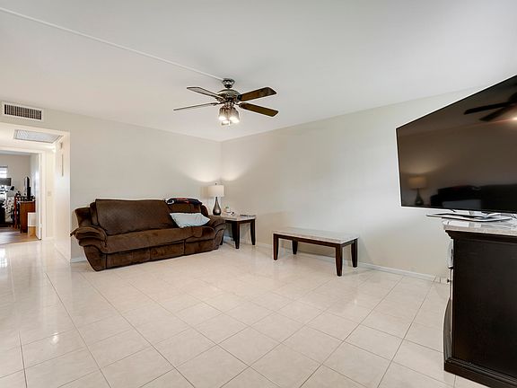 2nd image of 1011 Exeter