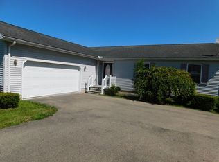 2718 Lake Rd, Sharpsville, PA 16150