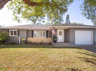 1134 Wisner Dr, Waterloo, IA 50702