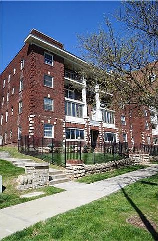 1st image of 4436 J C Nichols Pkwy
