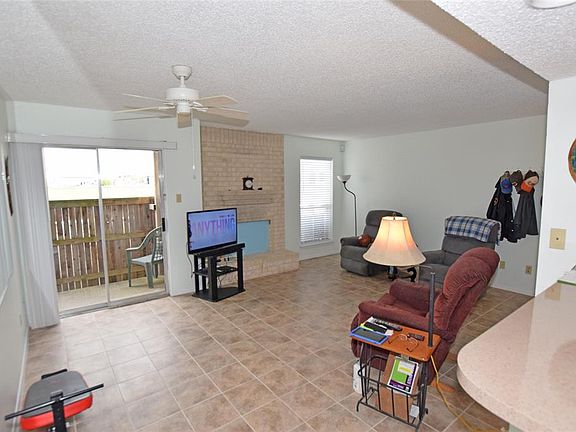 3rd image of 3919 Fairmont Pkwy APT 173