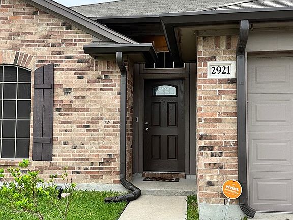 3rd image of 2921 Besterio Dr