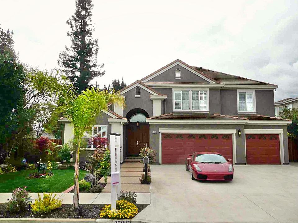 1st image of 20916 Greenleaf Dr