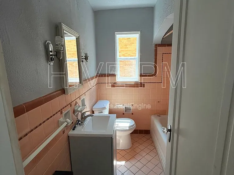 3135 Mozart Ave #2 — Photo 15