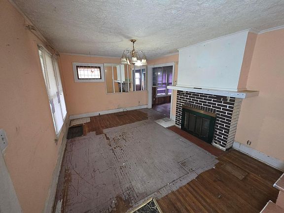 2nd image of 1863 Agler Rd