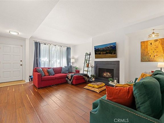 4th image of 1920 Holly Dr