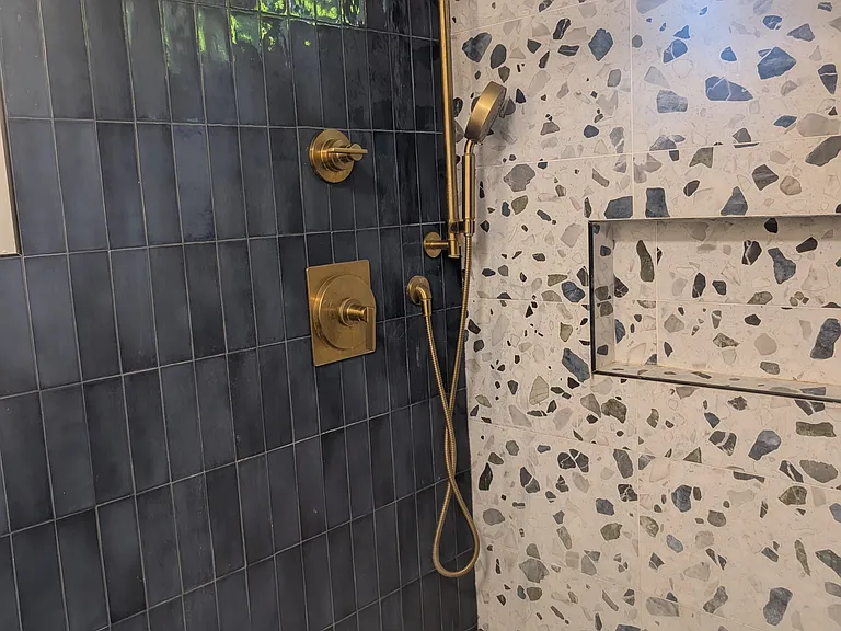1932 NE Hogue Ct — Photo 5