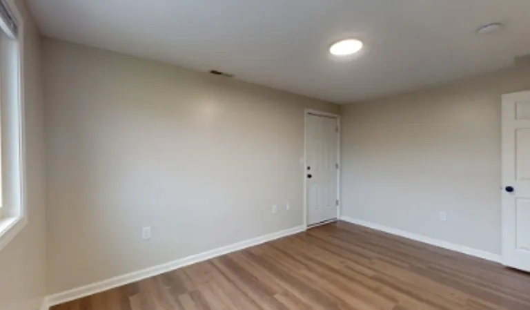 569 Center St #7 — Photo 12