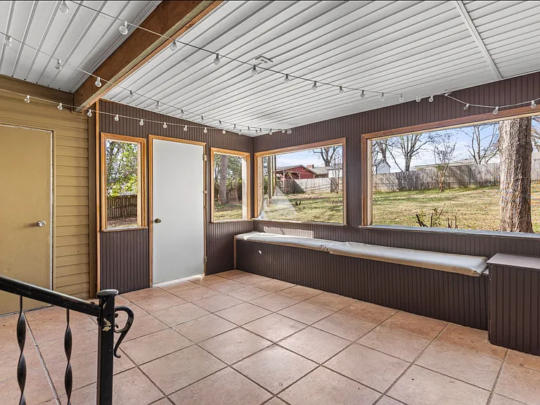 1621 Lamar St — Photo 15