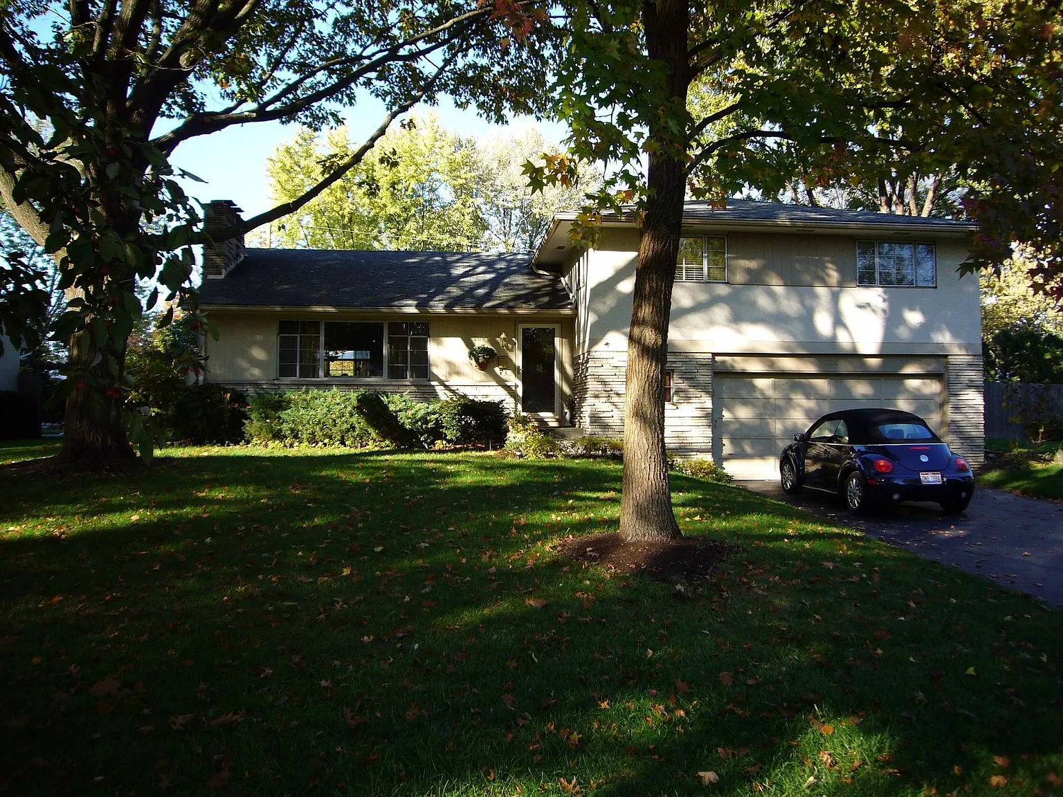 2062 Nayland Rd photo 1