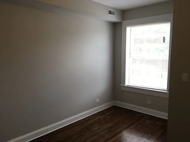 4004-4006 N Hamlin Ave #2N — Photo 8