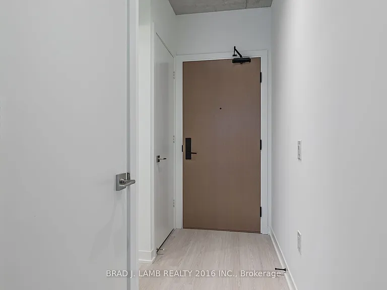 195 McCaul St #1005 — Photo 2