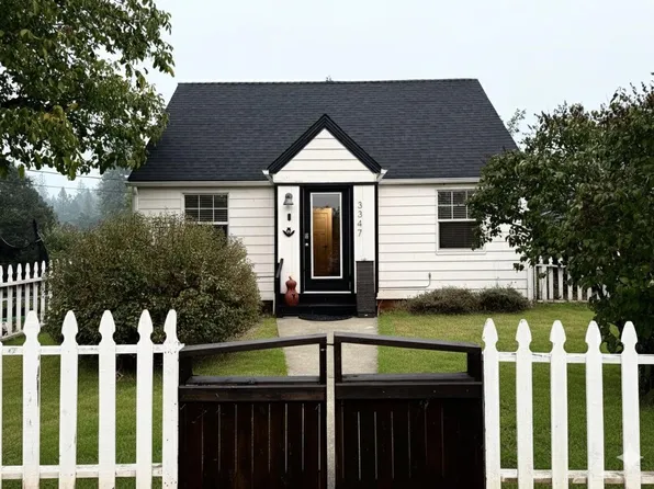 3347 Cloverlawn Dr, Grants Pass, OR 97527