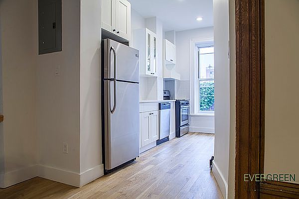 1st image of 111 Clifton Pl #2