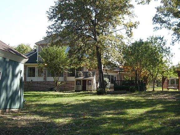 2nd image of 804 Shoreline Dr