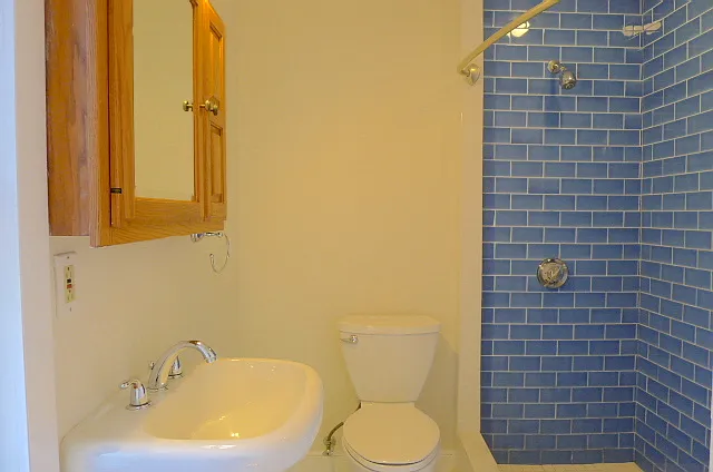 155 Oak St — Photo 6