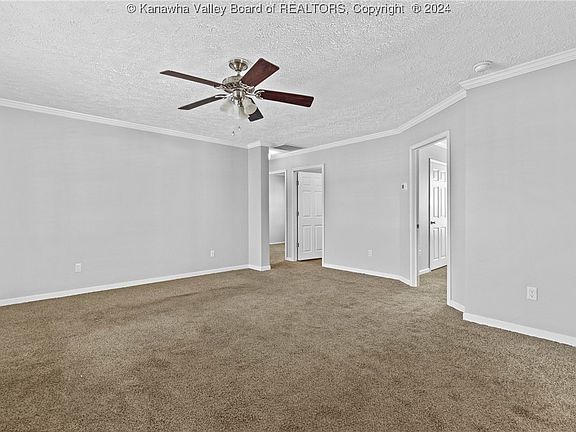 3rd image of 121 Martin Dr