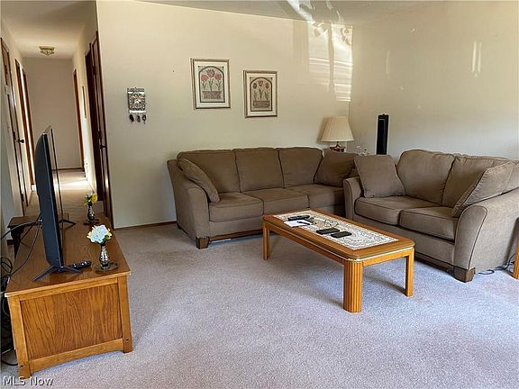 2nd image of 34651 Glen Dr