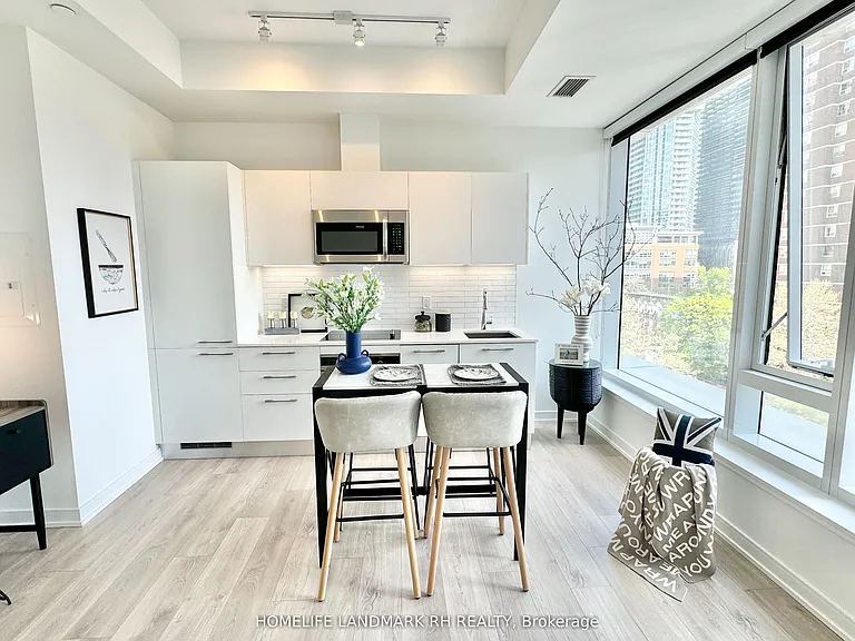 3 Gloucester St #610 — Photo 6