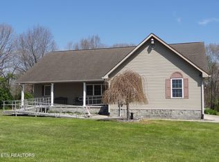 195 Buck Rd, Crossville, TN 38571