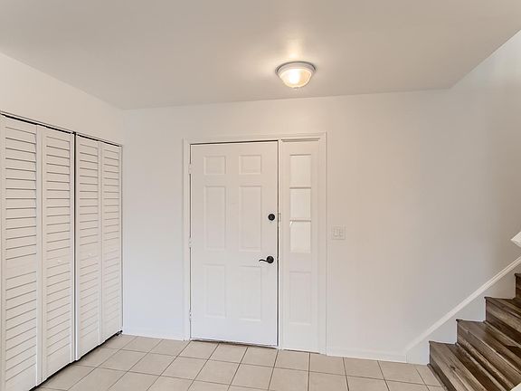 3rd image of 1180 W Bryn Mawr Ave
