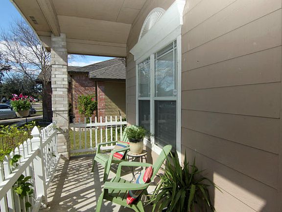 2nd image of 6546 Bauer Dr