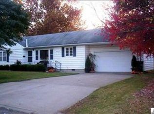 1211 SW Lakeside Dr, Topeka, KS 66604
