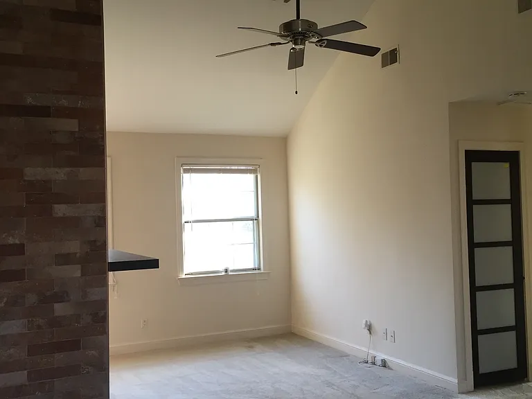 2405 Arlington Blvd — Photo 21