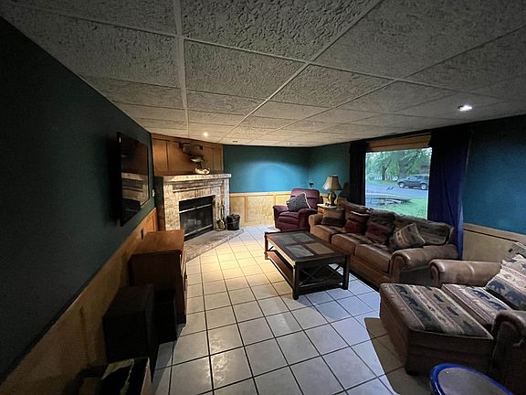 5th image of 135 Riverview Hts